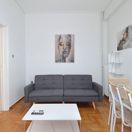 A Cozy Minimal Apartment At Koukaki, Dimitrako... Athens Luaran gambar
