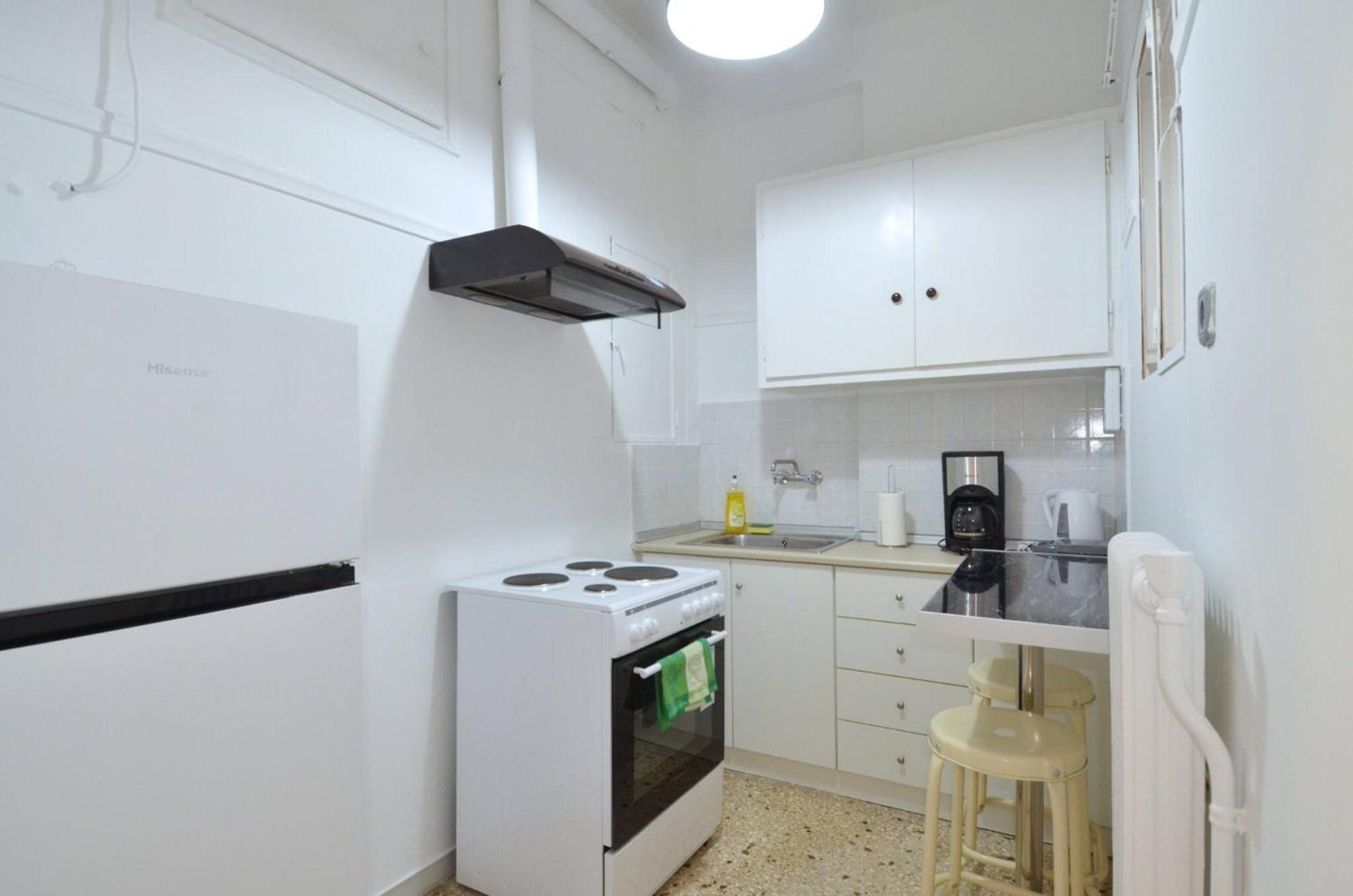 A Cozy Minimal Apartment At Koukaki, Dimitrako... Athens Luaran gambar