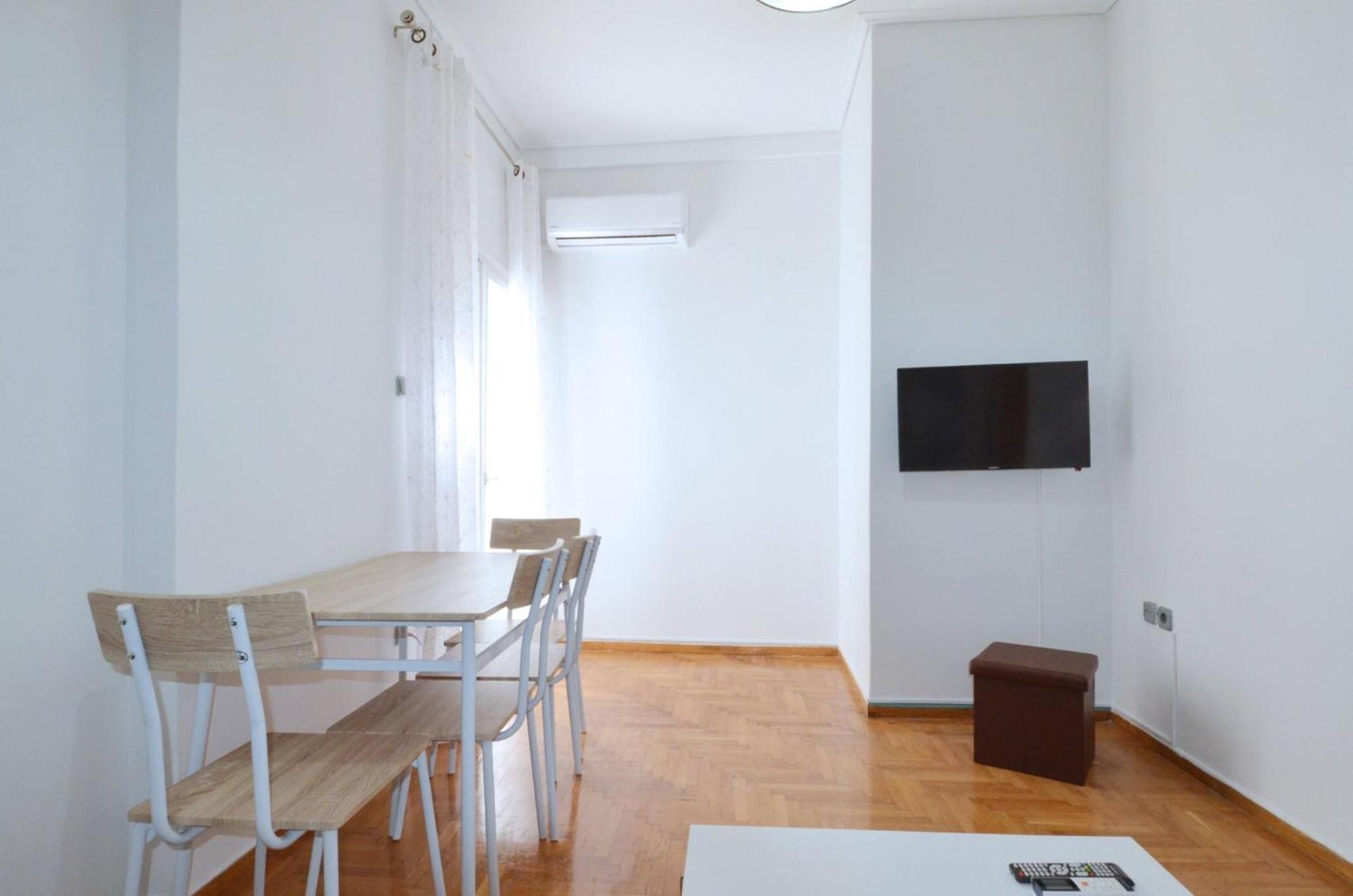 A Cozy Minimal Apartment At Koukaki, Dimitrako... Athens Luaran gambar